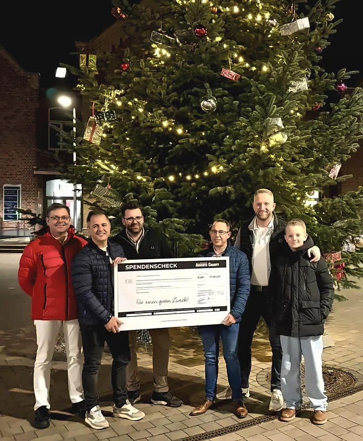 Spendenübergabe der 3. Advents Charity: 11.187,97 € für die Stiftung Theodor Strauf und Eberhard Pies